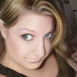 GiannaFox's Chat & Dating Profile